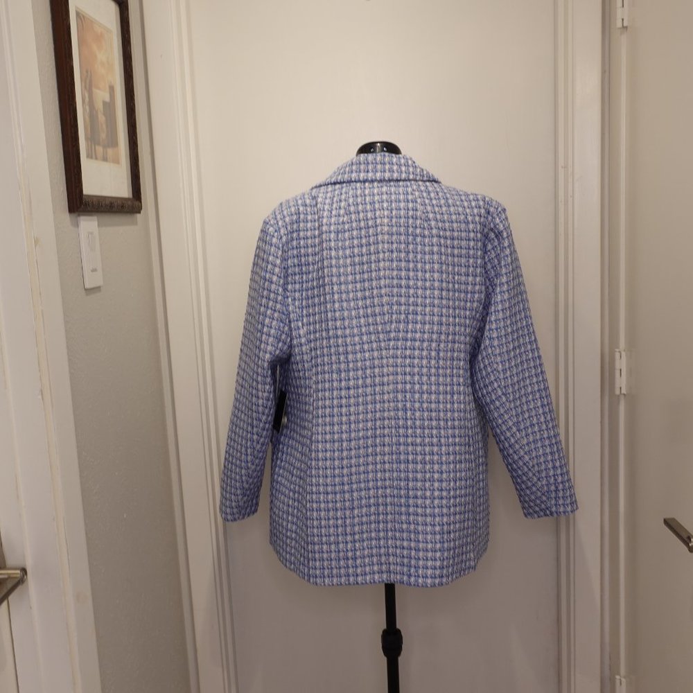 Spring Coat - Picture 2 of 3